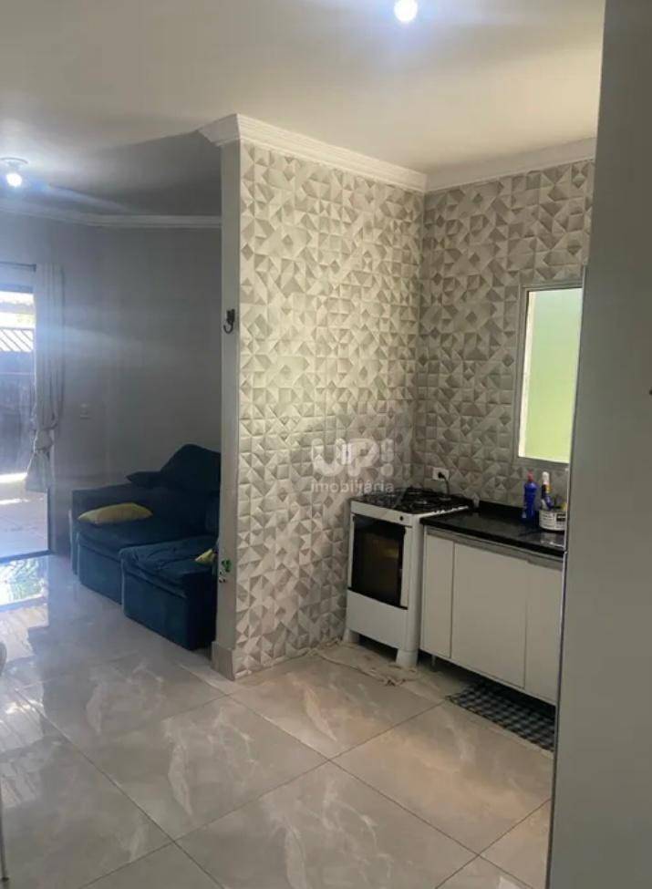 Casa à venda com 2 quartos, 100m² - Foto 4