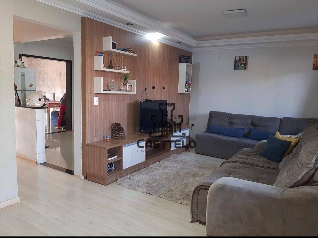 Casa à venda com 2 quartos, 90m² - Foto 1