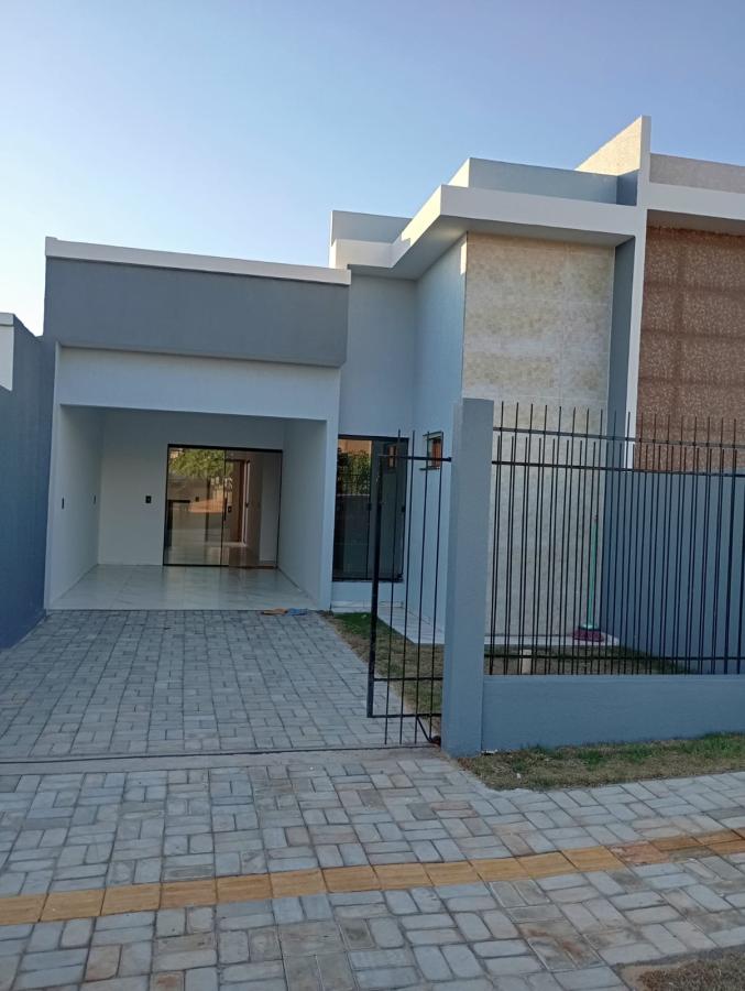 Casa à venda com 3 quartos, 150m² - Foto 1