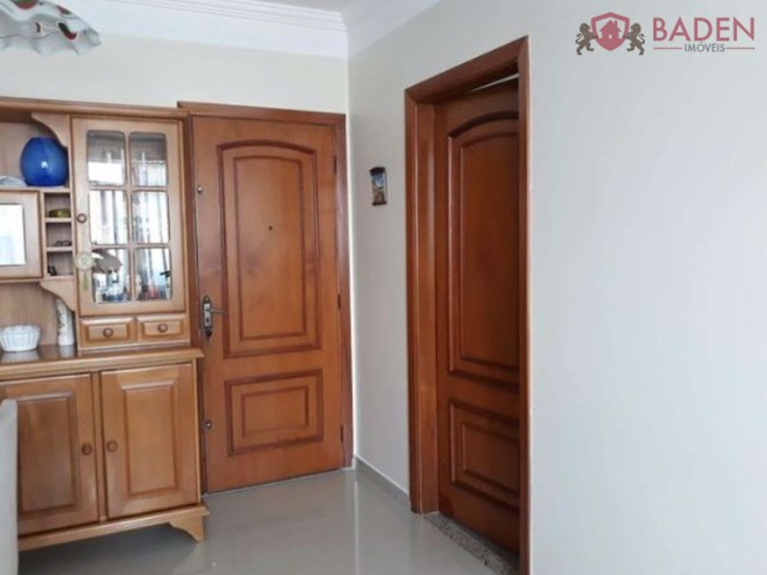 Apartamento à venda com 3 quartos, 95m² - Foto 2