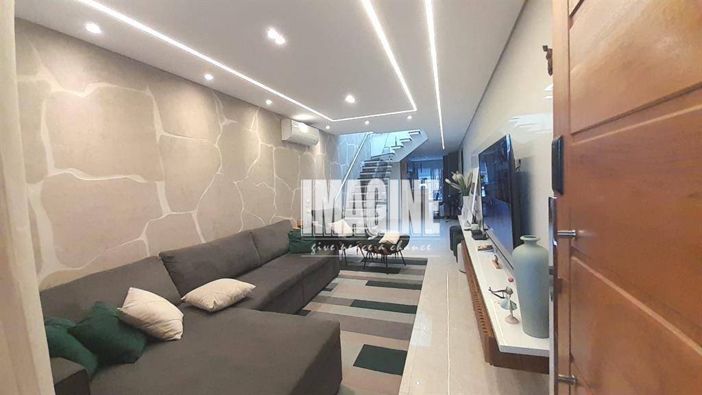 Sobrado à venda com 3 quartos, 160m² - Foto 1