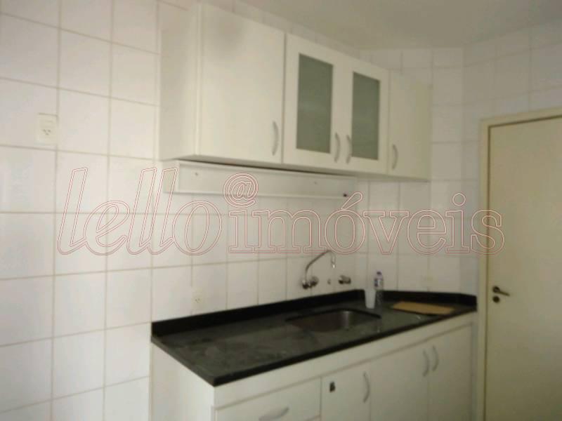 Apartamento para alugar com 3 quartos, 200m² - Foto 11