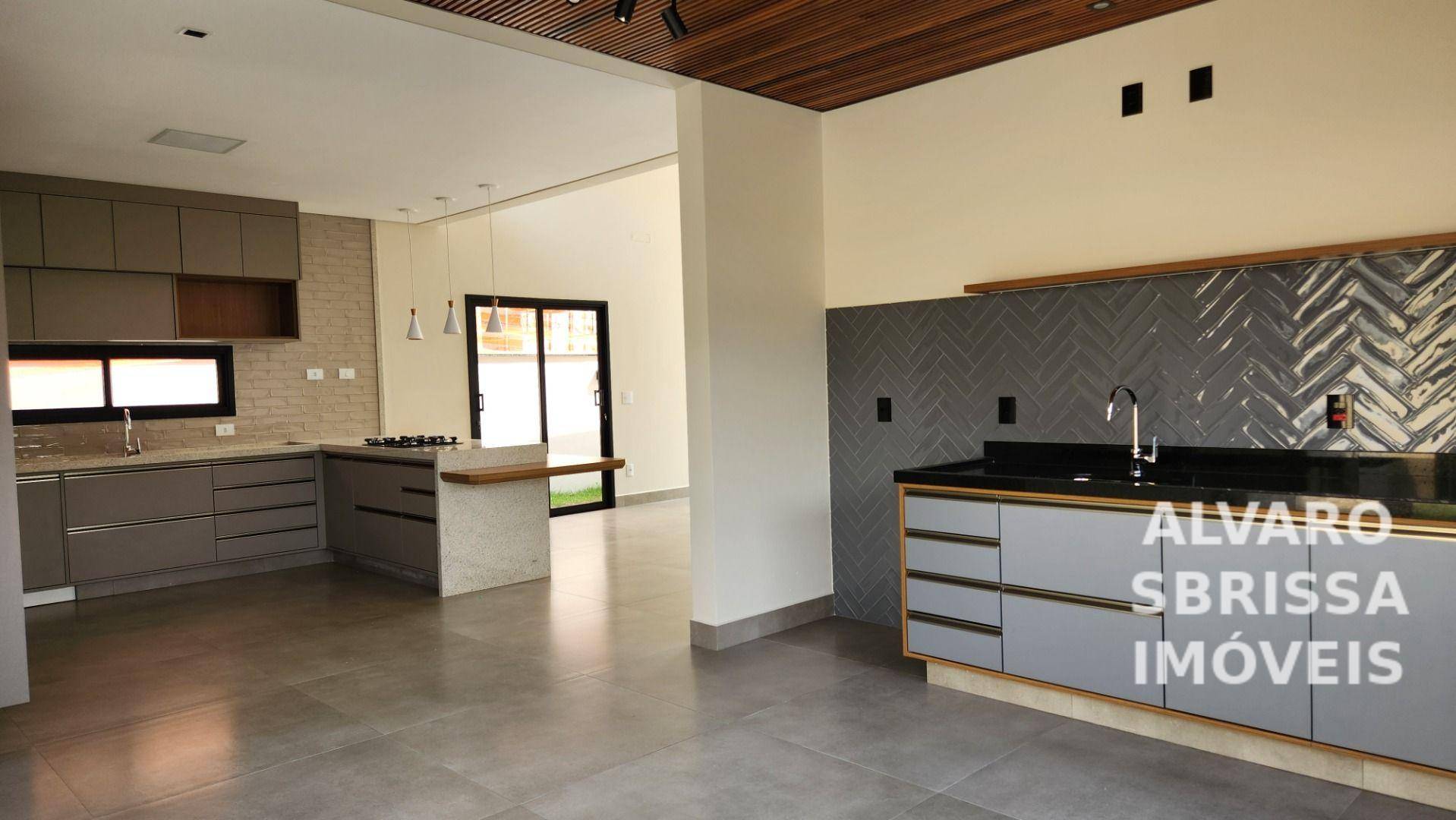 Casa de Condomínio à venda com 3 quartos, 205m² - Foto 1