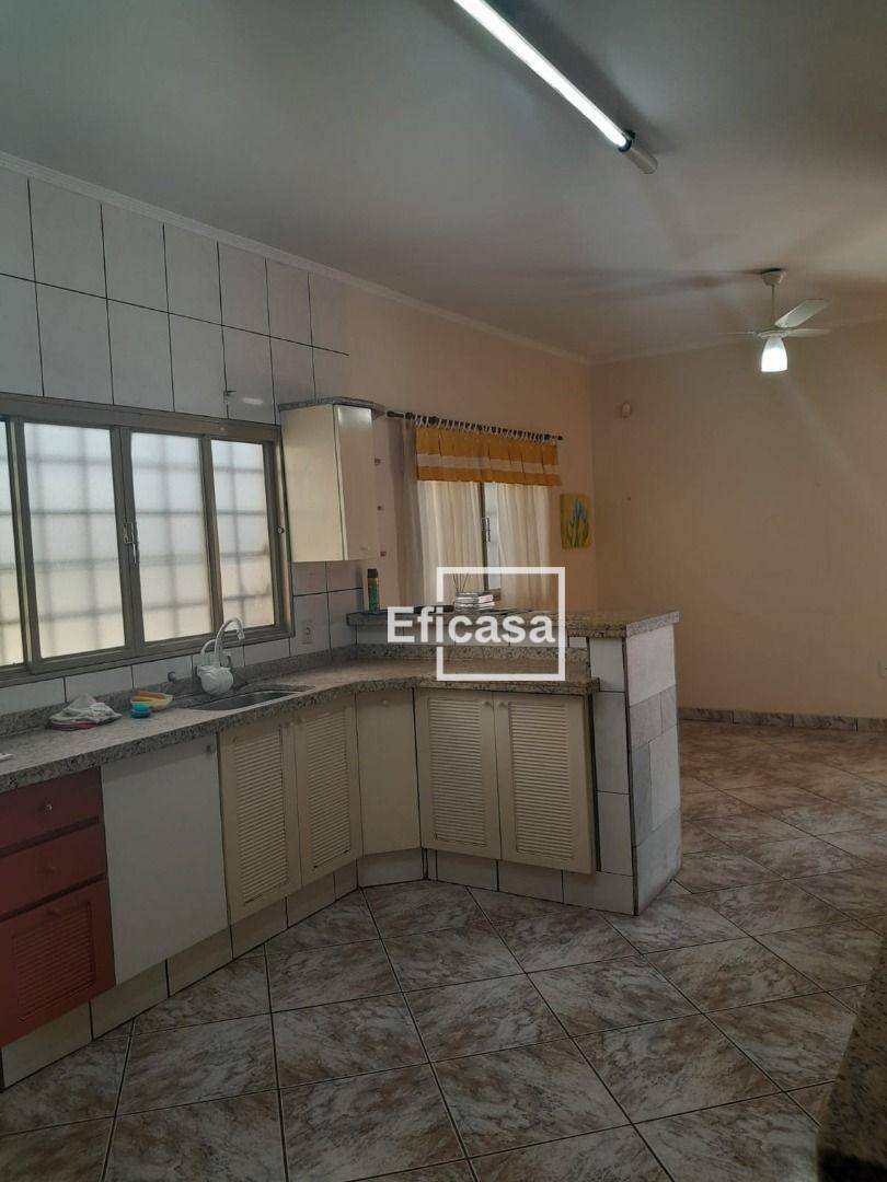 Casa à venda com 3 quartos, 200m² - Foto 23