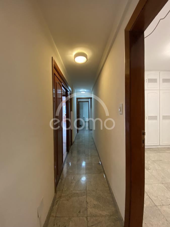 Apartamento à venda com 3 quartos, 180m² - Foto 8