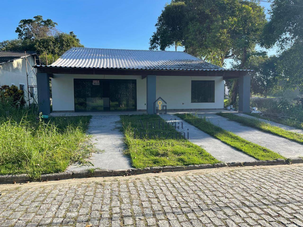 Casa de Condomínio à venda com 3 quartos, 210m² - Foto 2