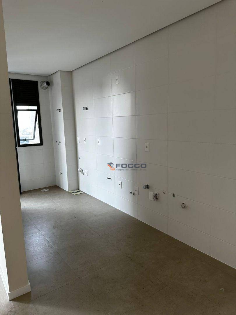 Apartamento à venda com 3 quartos, 93m² - Foto 7