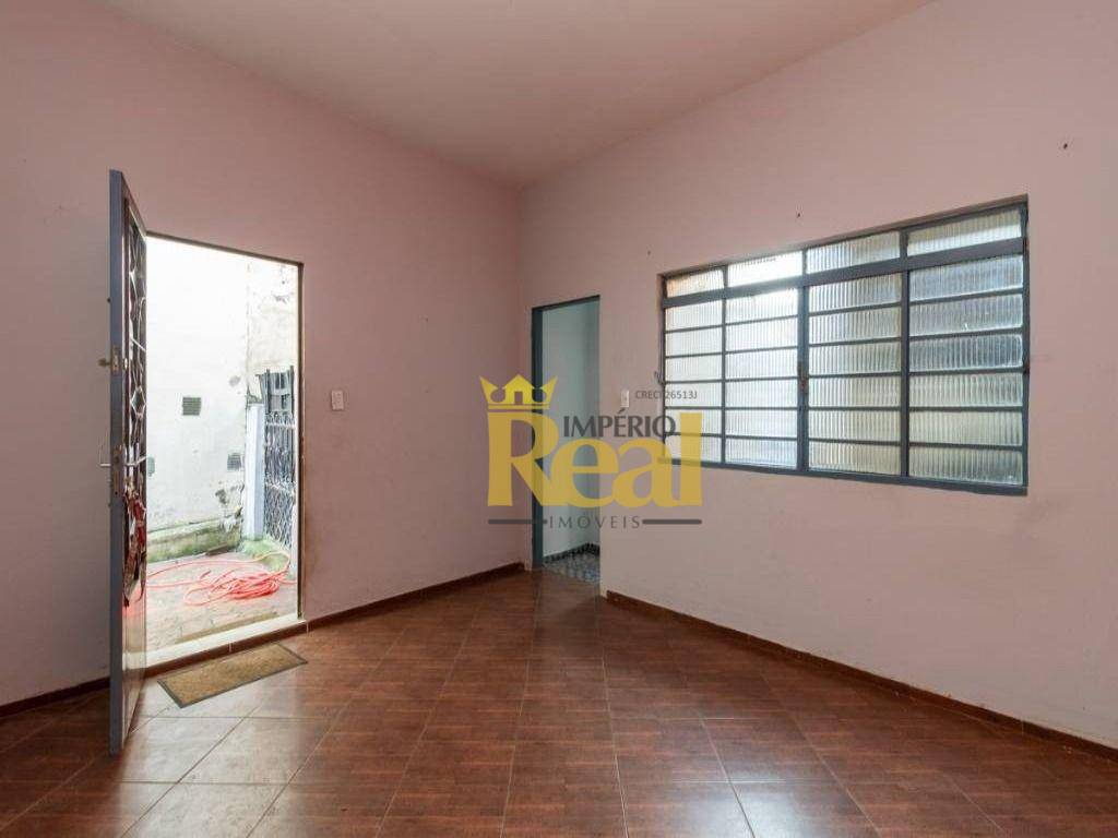 Casa para alugar com 3 quartos, 400m² - Foto 4