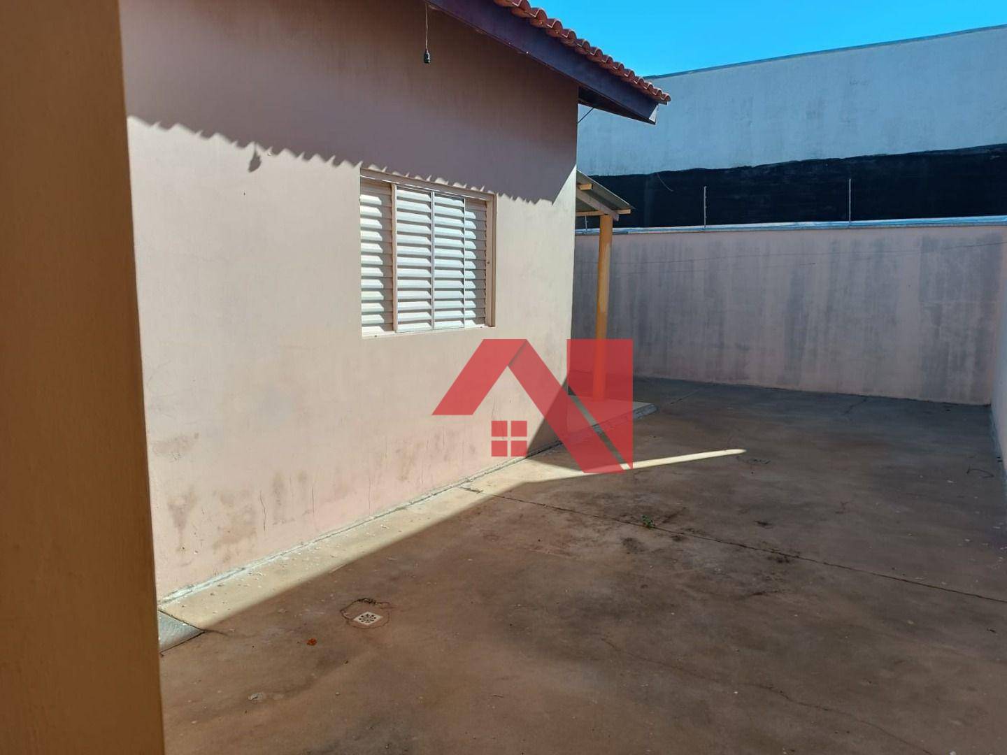 Casa à venda com 2 quartos, 80m² - Foto 3