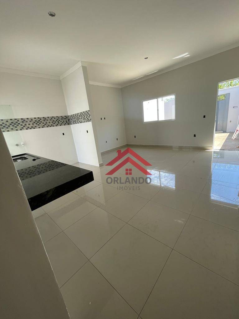 Casa à venda com 2 quartos, 65m² - Foto 1