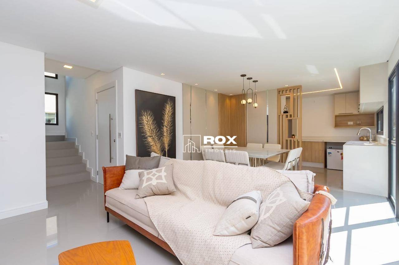 Sobrado, 3 quartos, 181 m² - Foto 1