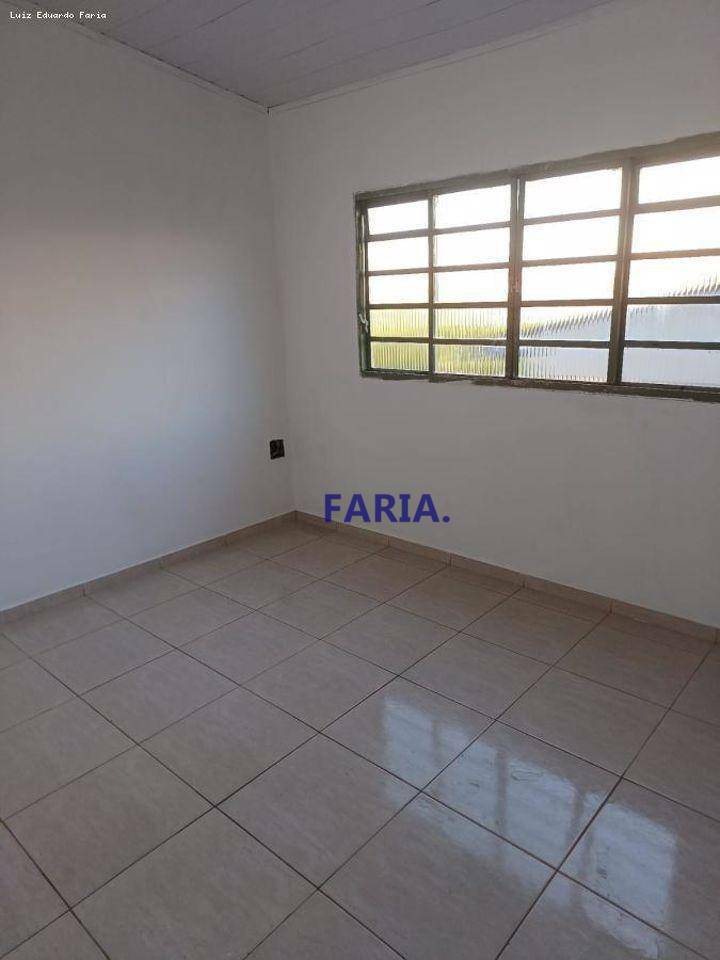 Casa à venda com 4 quartos, 131m² - Foto 4