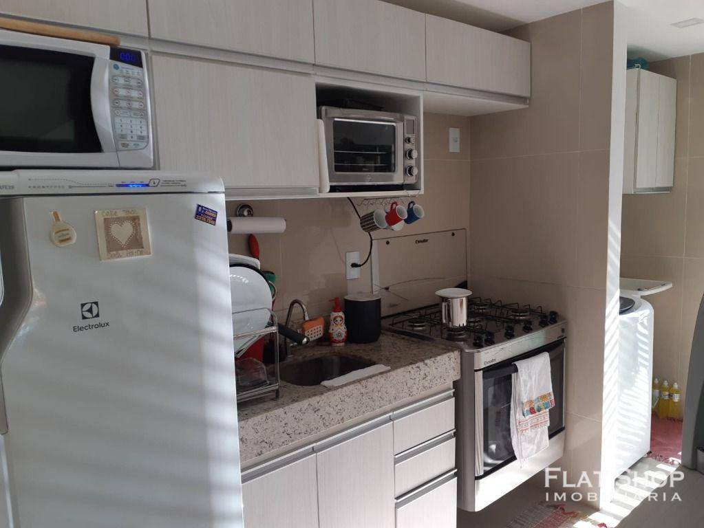 Apartamento à venda com 2 quartos, 66m² - Foto 16