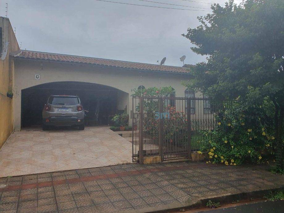 Casa à venda com 3 quartos, 150m² - Foto 1