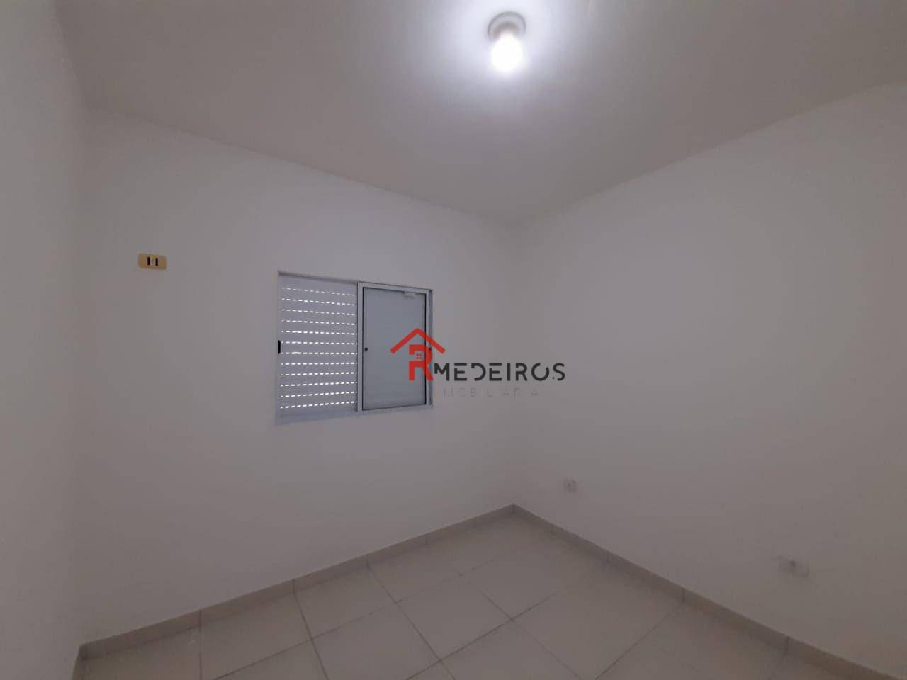 Casa à venda com 2 quartos, 55m² - Foto 12