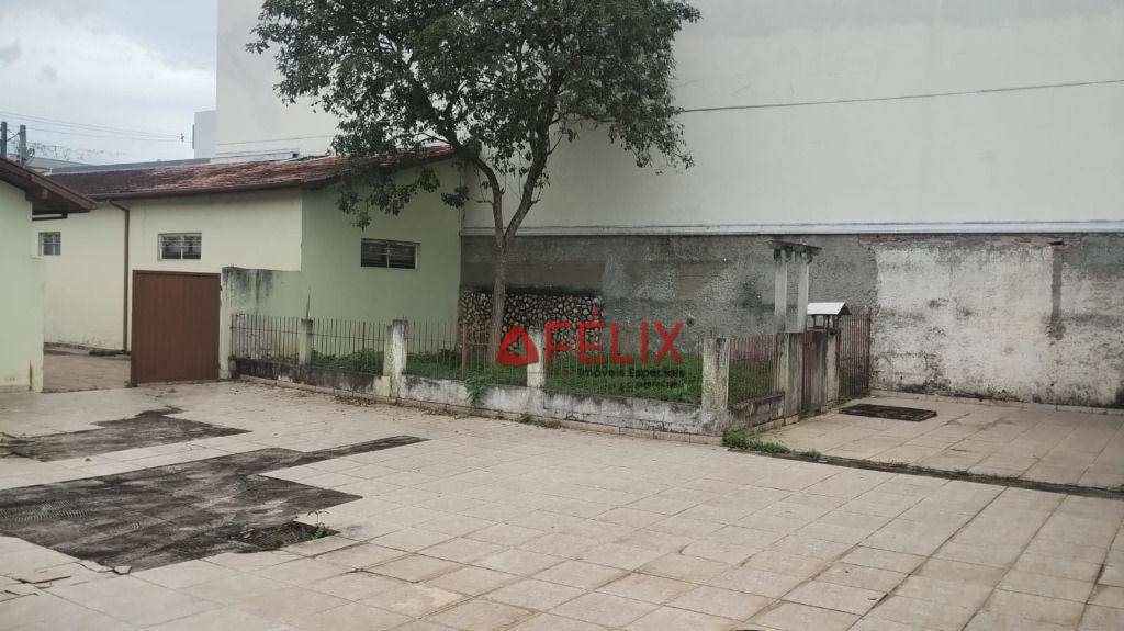 Casa à venda e aluguel com 4 quartos, 262m² - Foto 23