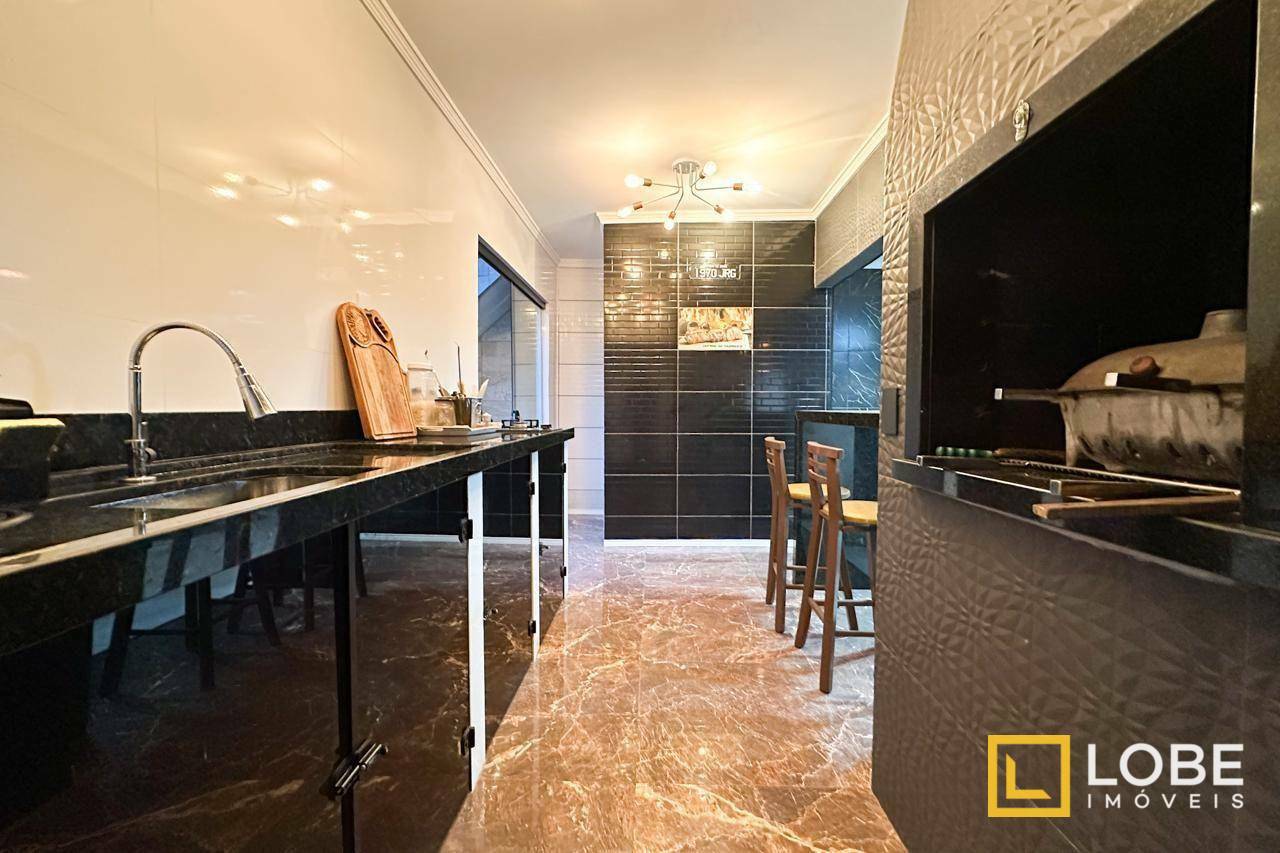 Casa à venda com 4 quartos, 198m² - Foto 14