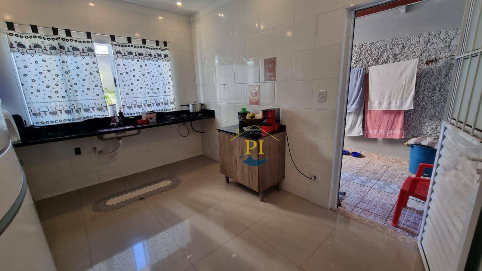 Casa à venda com 2 quartos, 75m² - Foto 4