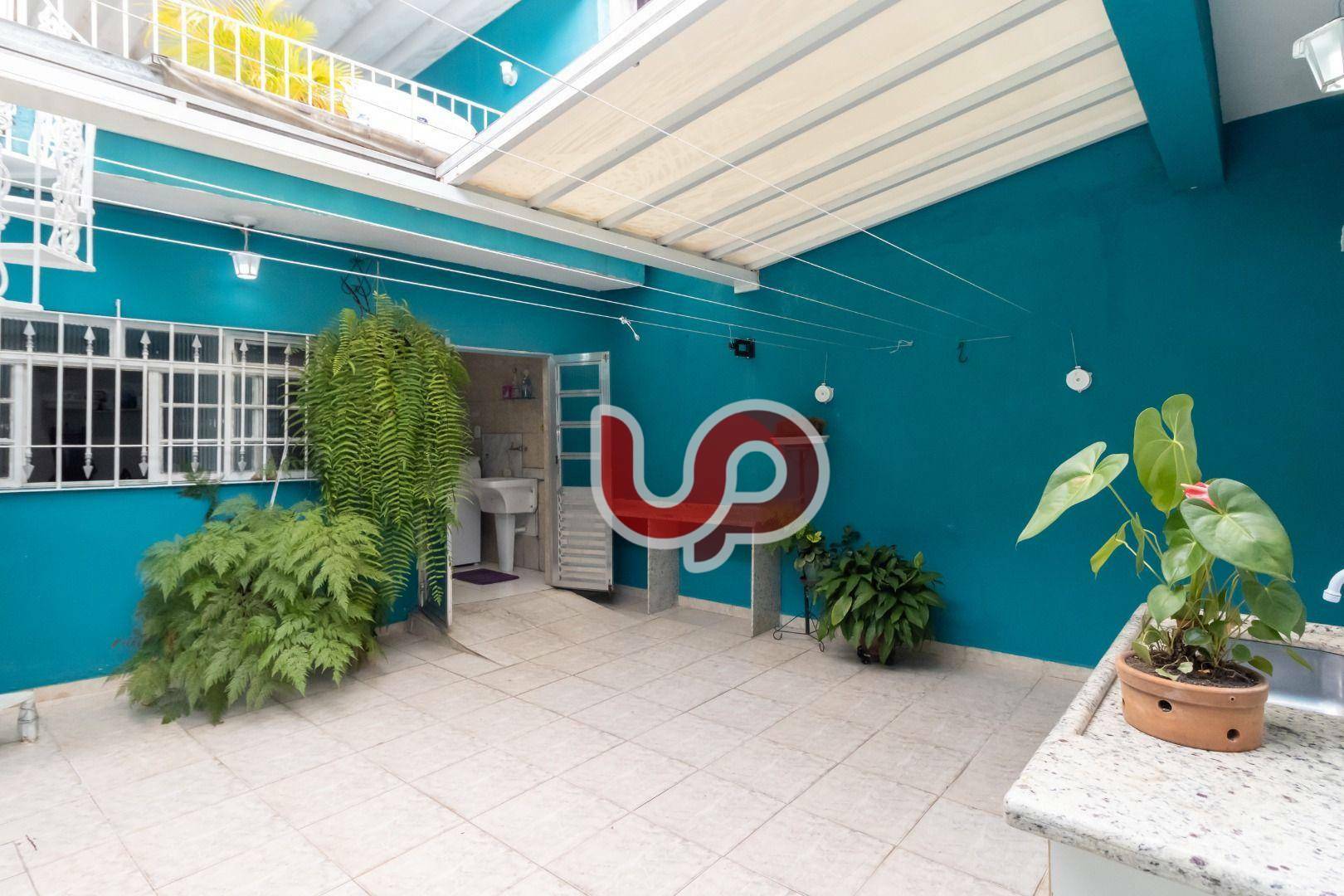 Sobrado à venda com 3 quartos, 158m² - Foto 1