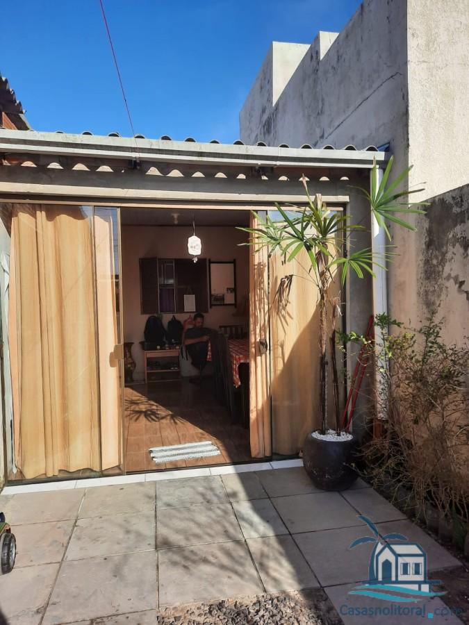 Casa à venda com 2 quartos, 180m² - Foto 1