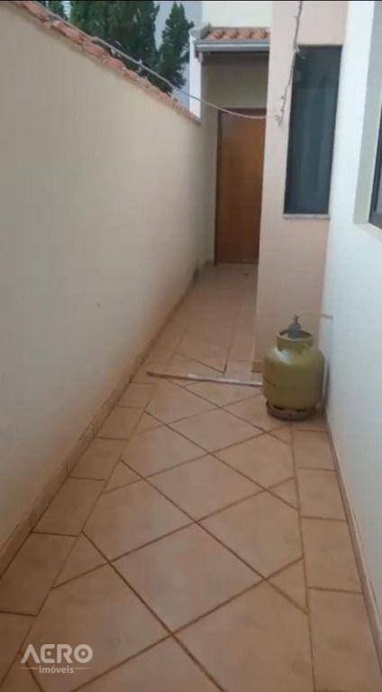 Casa de Condomínio à venda com 3 quartos, 220m² - Foto 21