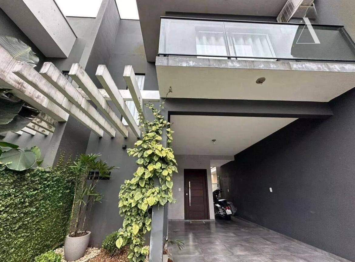 Casa à venda com 3 quartos, 145m² - Foto 1