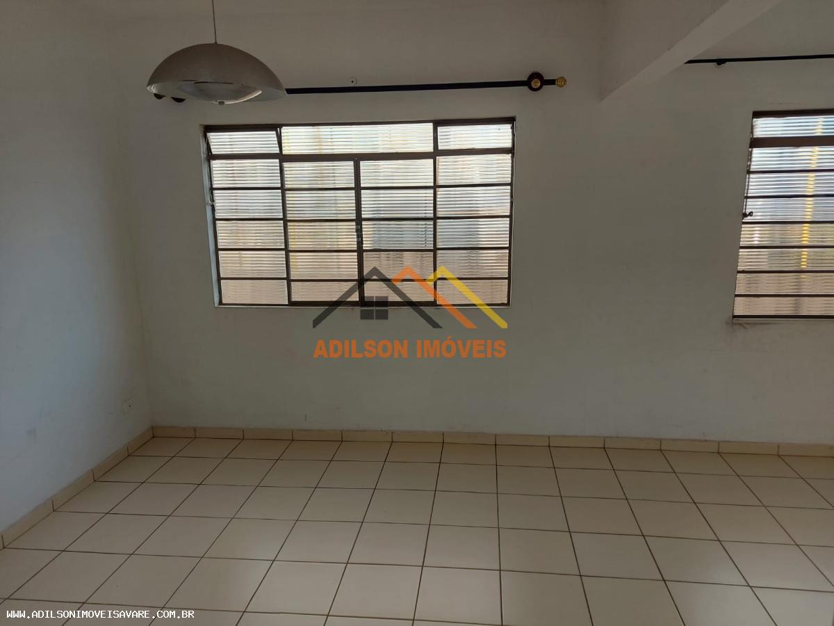 Casa à venda com 3 quartos, 242m² - Foto 11