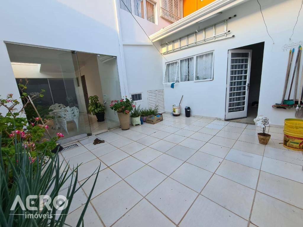 Casa à venda com 3 quartos, 195m² - Foto 34