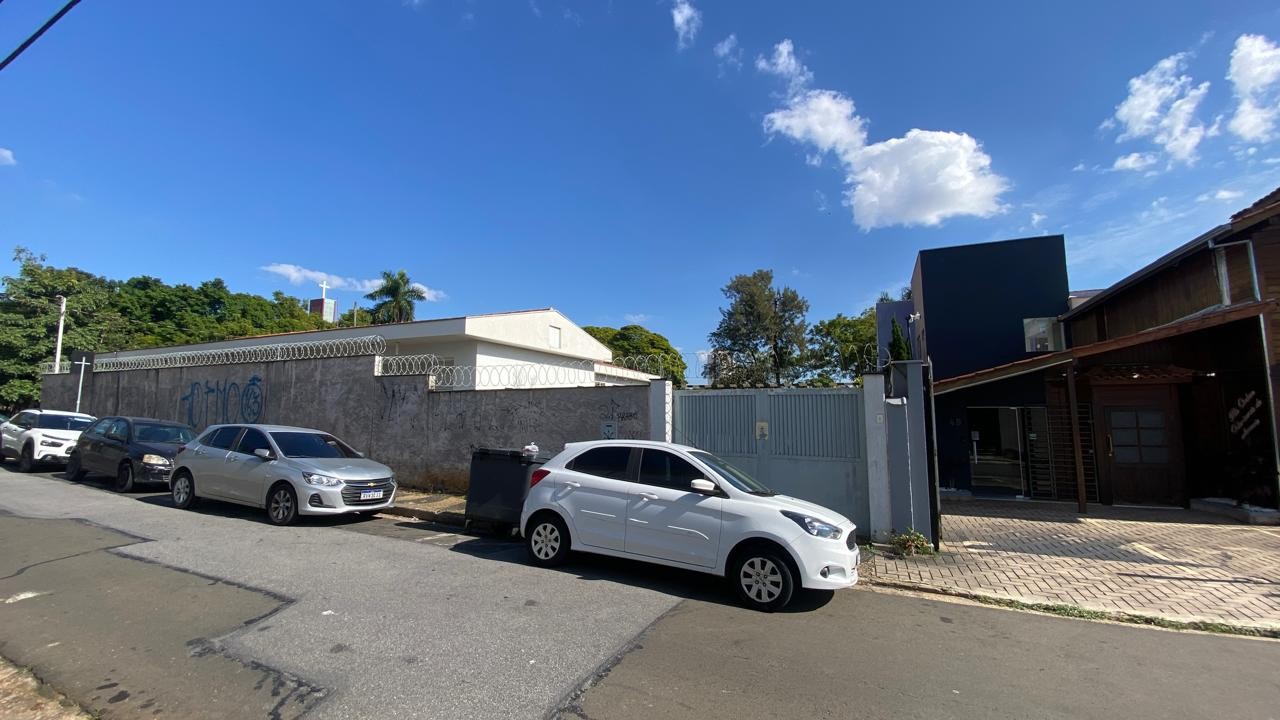 Casa para alugar com 5 quartos, 465m² - Foto 3