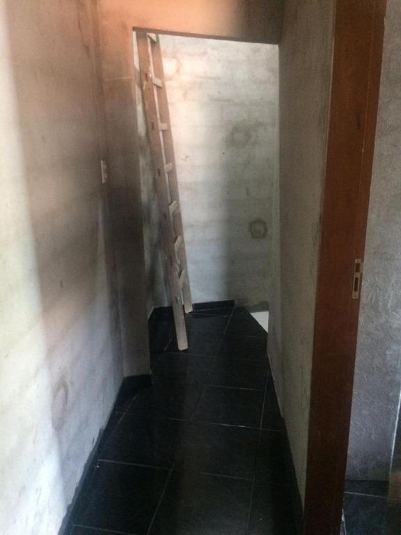 Casa à venda com 6 quartos, 200m² - Foto 17