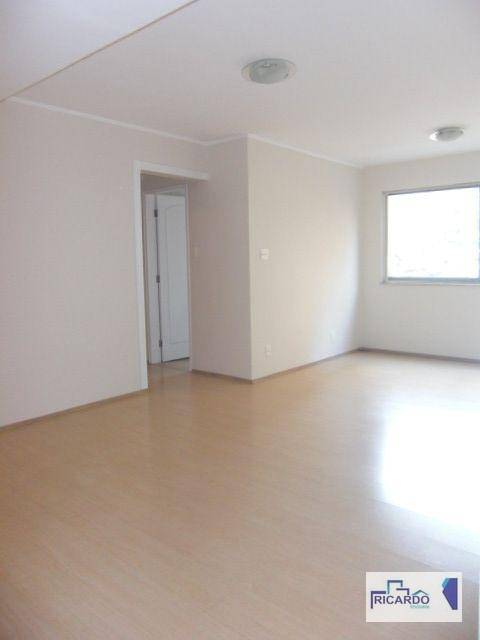 Apartamento à venda com 2 quartos, 78m² - Foto 3