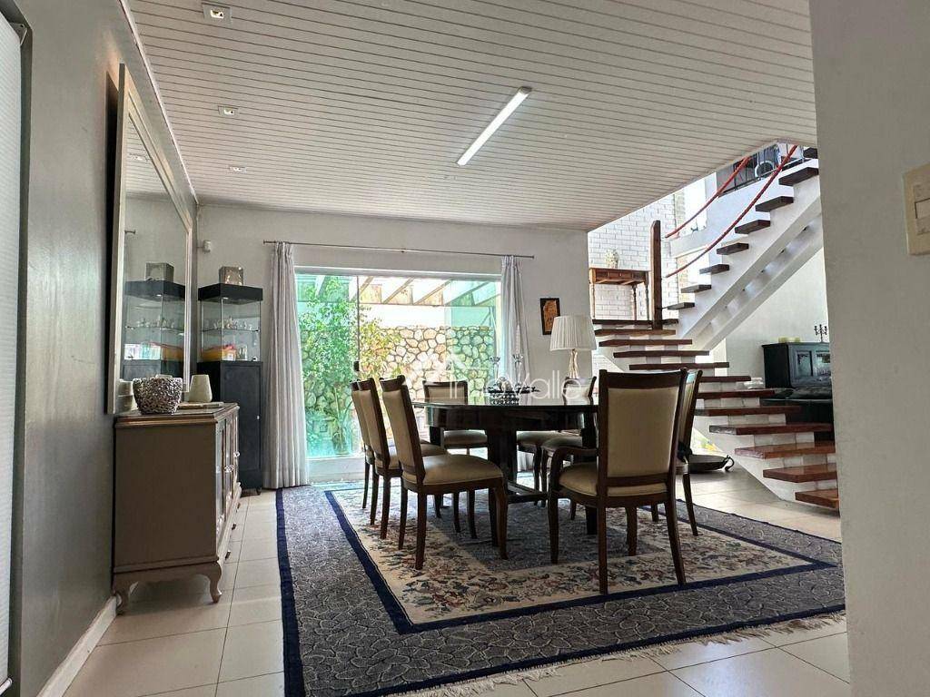 Casa à venda e aluguel com 3 quartos, 375m² - Foto 4