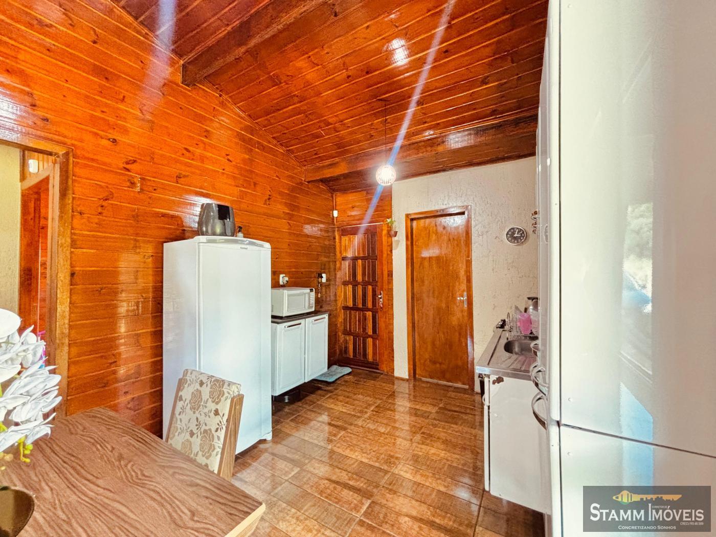 Casa à venda com 2 quartos, 180m² - Foto 8