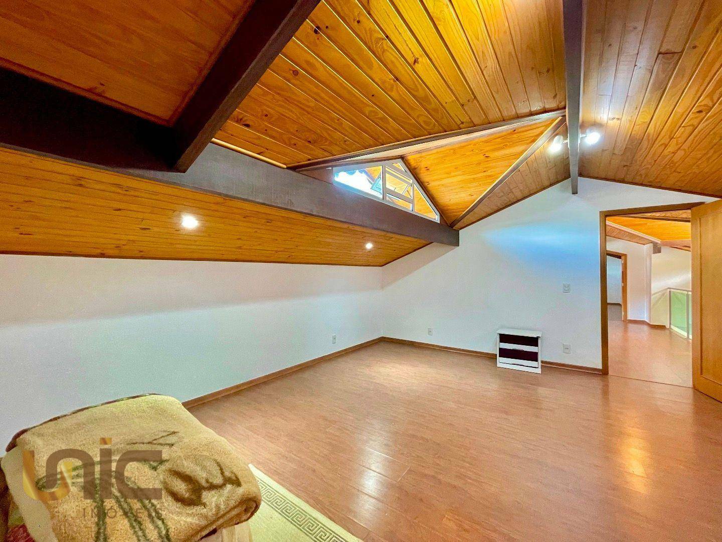 Casa de Condomínio à venda e aluguel com 6 quartos, 256m² - Foto 53