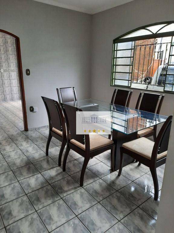 Casa à venda com 3 quartos, 232m² - Foto 14