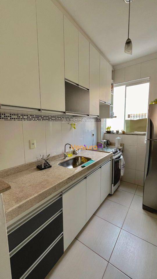 Apartamento à venda com 2 quartos, 67m² - Foto 2