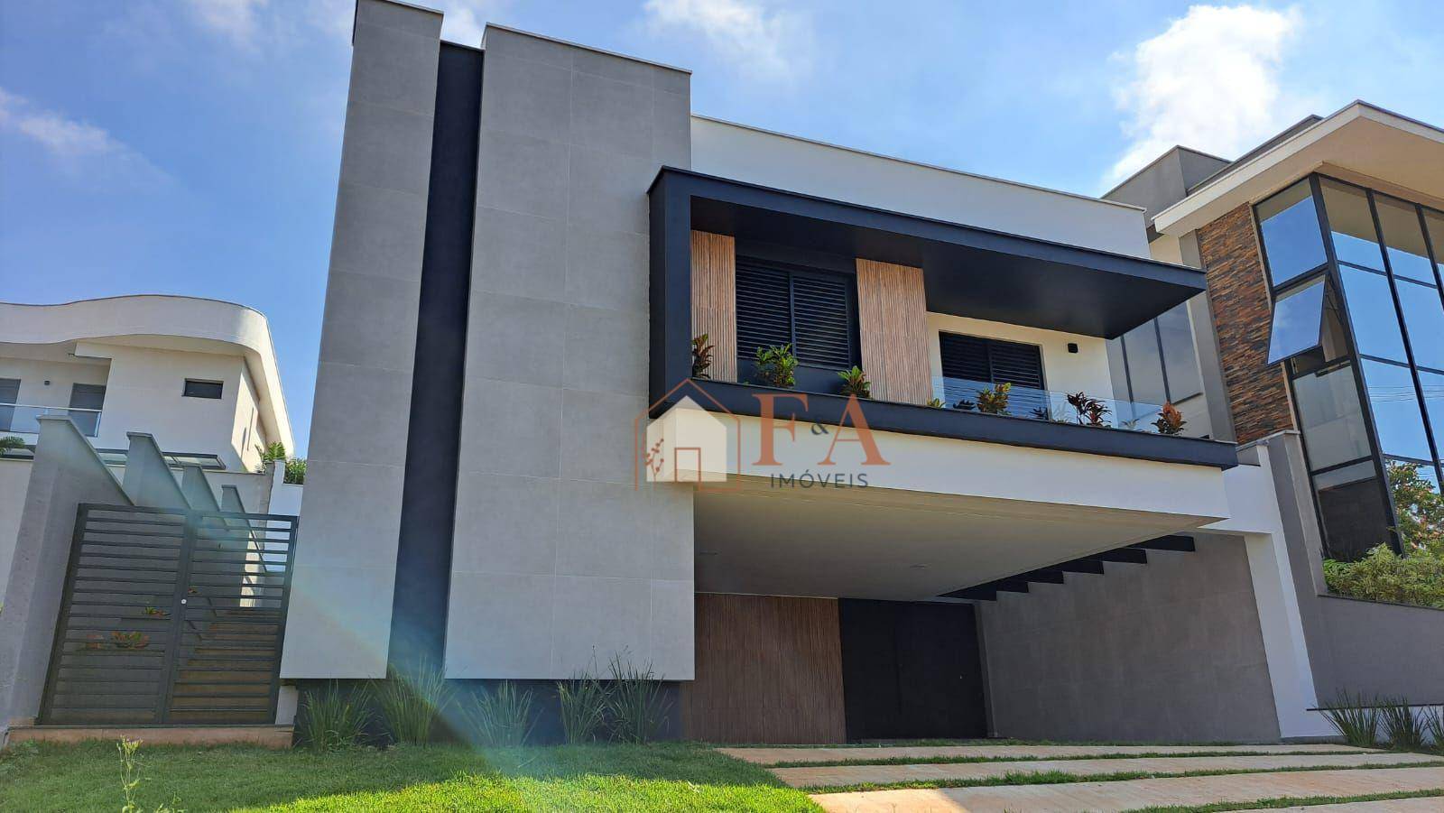 Casa de Condomínio à venda com 3 quartos, 226m² - Foto 1