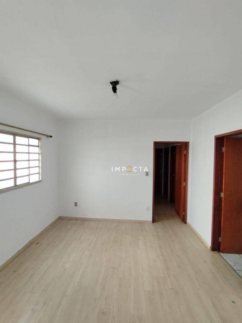 Apartamento à venda com 3 quartos, 72m² - Foto 2