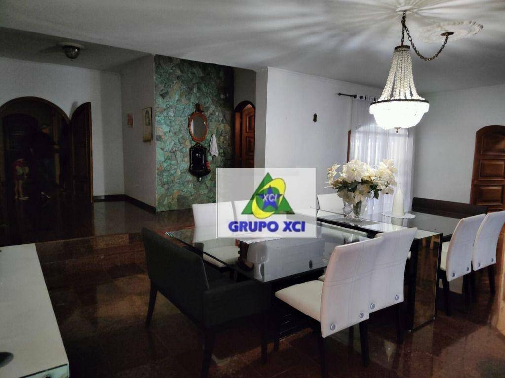 Casa para alugar com 4 quartos, 449m² - Foto 34