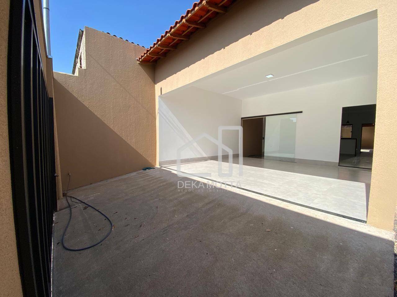 Casa à venda com 3 quartos, 154m² - Foto 1