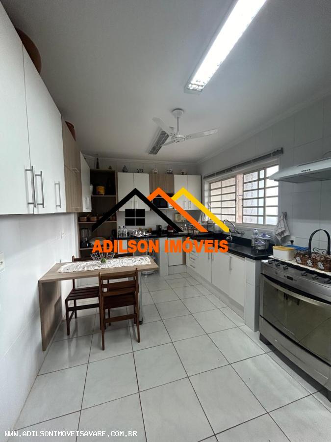 Casa para alugar com 3 quartos, 580m² - Foto 14