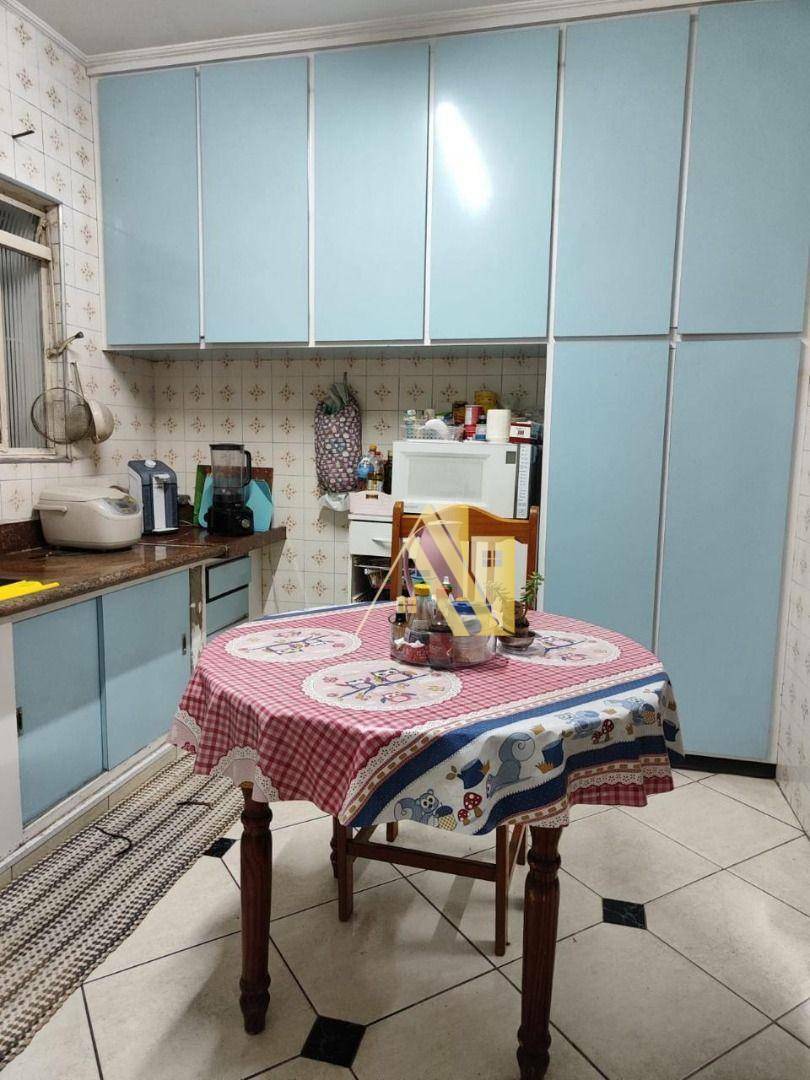 Sobrado à venda com 3 quartos, 237m² - Foto 9