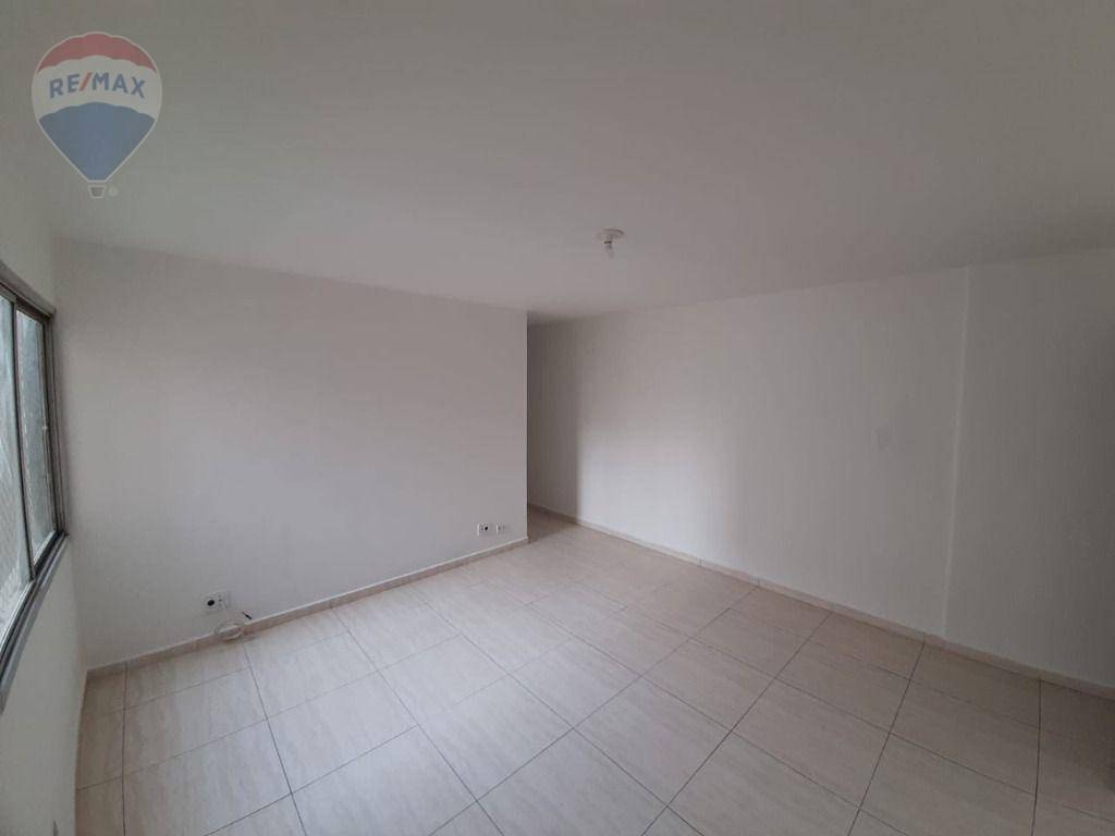 Apartamento à venda com 2 quartos, 67m² - Foto 30