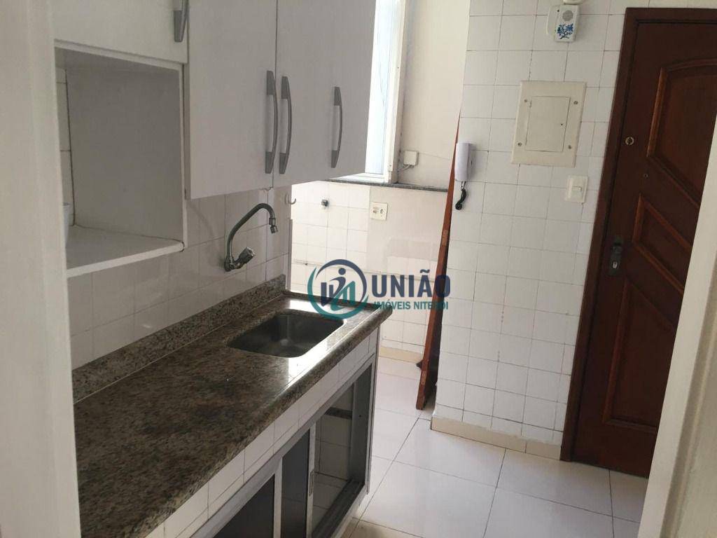 Apartamento à venda com 2 quartos, 62m² - Foto 17