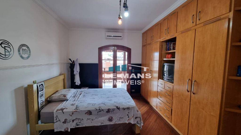 Casa à venda com 3 quartos, 239m² - Foto 28