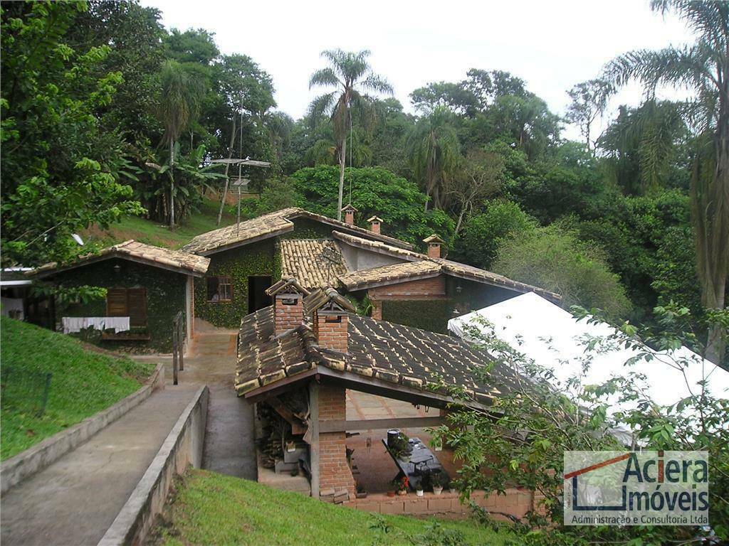 Casa à venda e aluguel com 4 quartos, 480m² - Foto 1