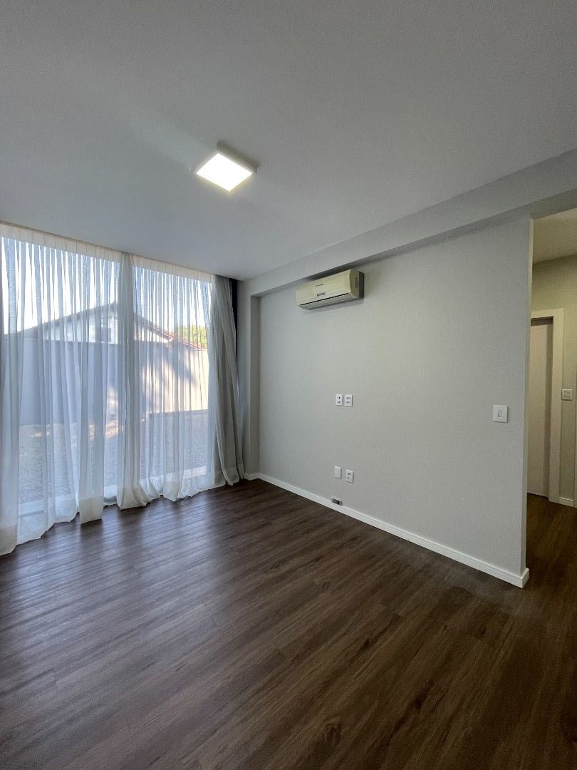 Casa à venda com 3 quartos, 159m² - Foto 4