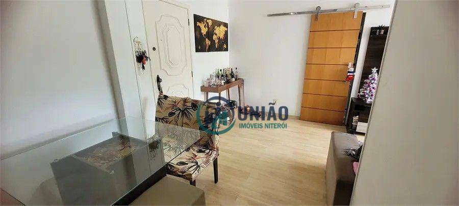 Apartamento à venda com 2 quartos, 70m² - Foto 3