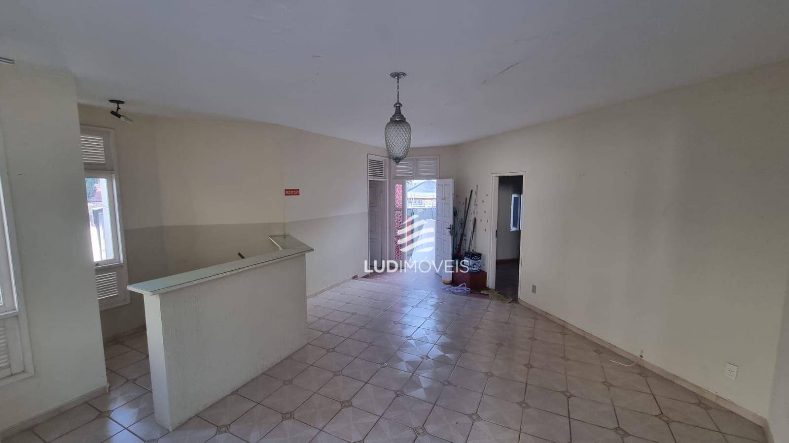 Casa à venda com 4 quartos, 244m² - Foto 26