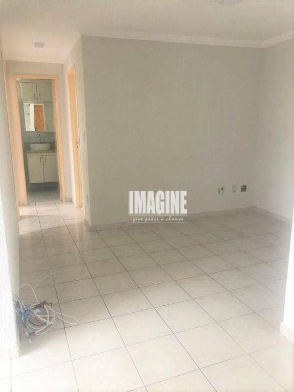 Apartamento à venda com 3 quartos, 55m² - Foto 2